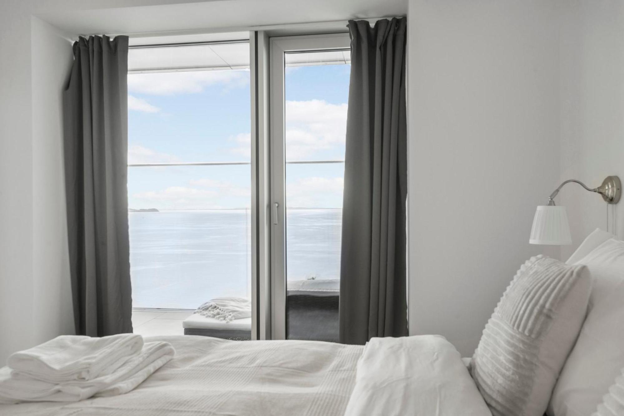 Apartamento Endless Ocean Views With Private Balcony Århus Exterior foto